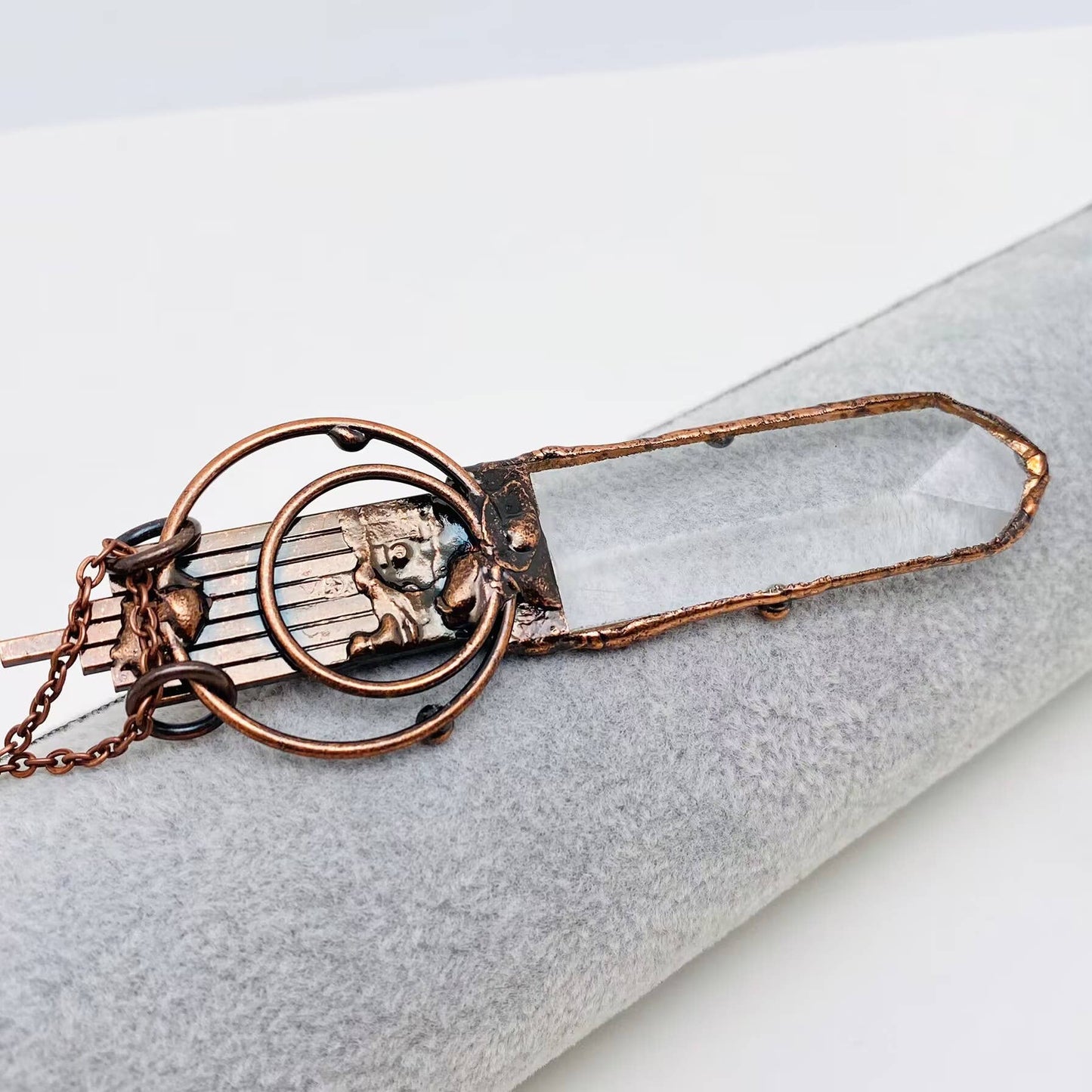 Rocky Mountain Spirit Jewelry: Vingtage Sword-Shaped Stone Crystal Pendant Necklace
