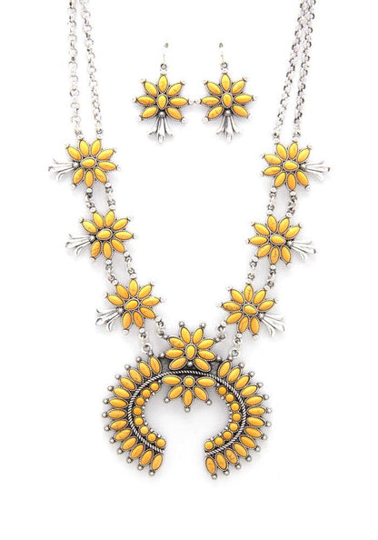Montana Boho Western Spirit: HORSE SHOE DESIGN FLORAL NECKLACE &  EARRING SET