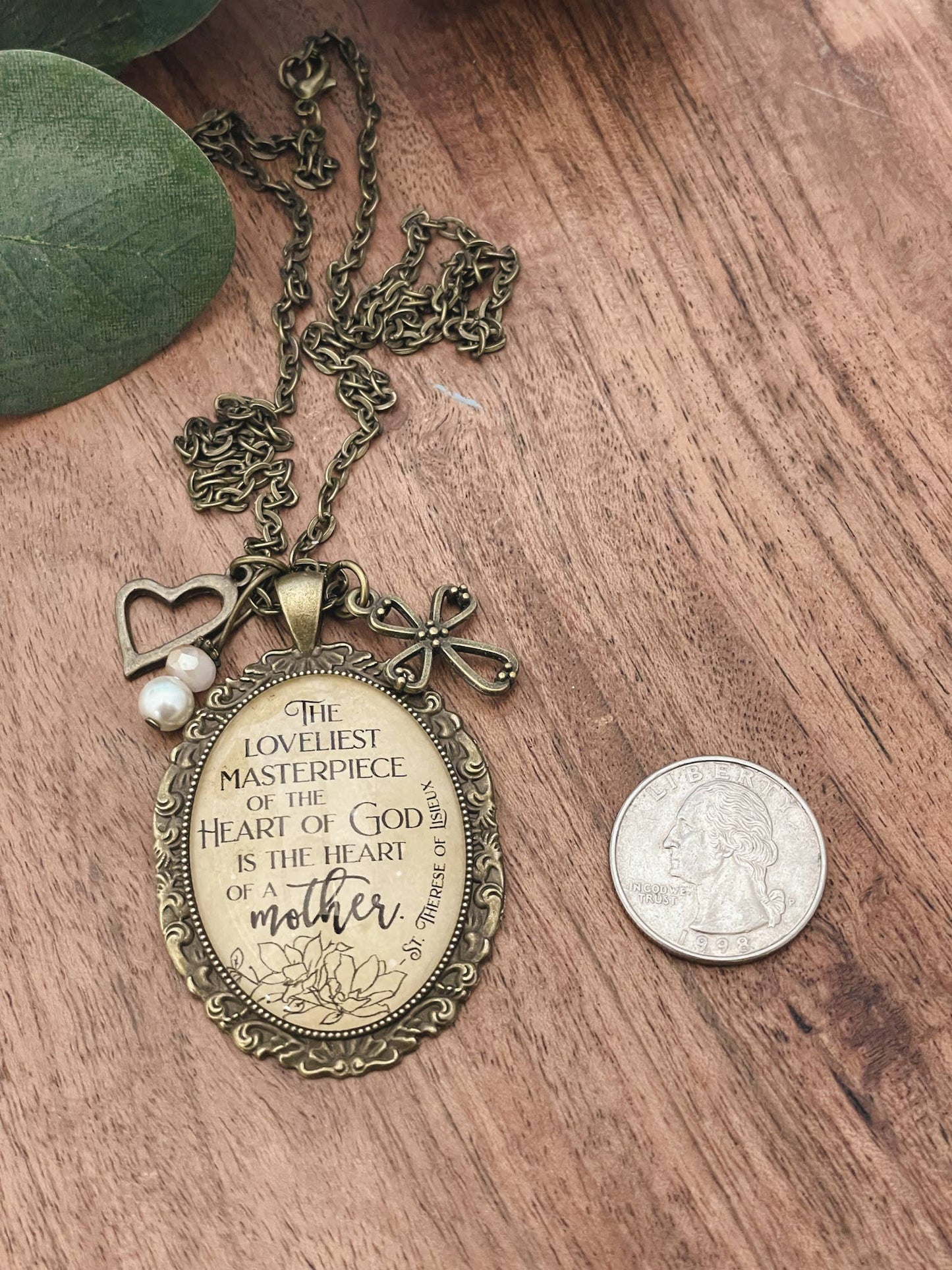 The loveliest masterpiece of the Heart of God Mom necklace