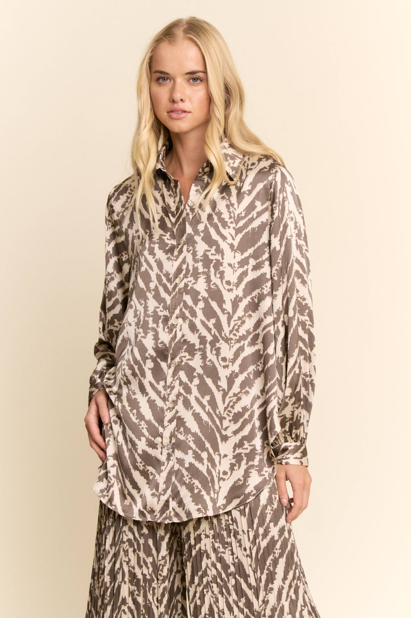 FREE SPIRIT DREAMER Series: LONG-SLEEVEM BLOUSE WIDE LEG PLEATED PANTS