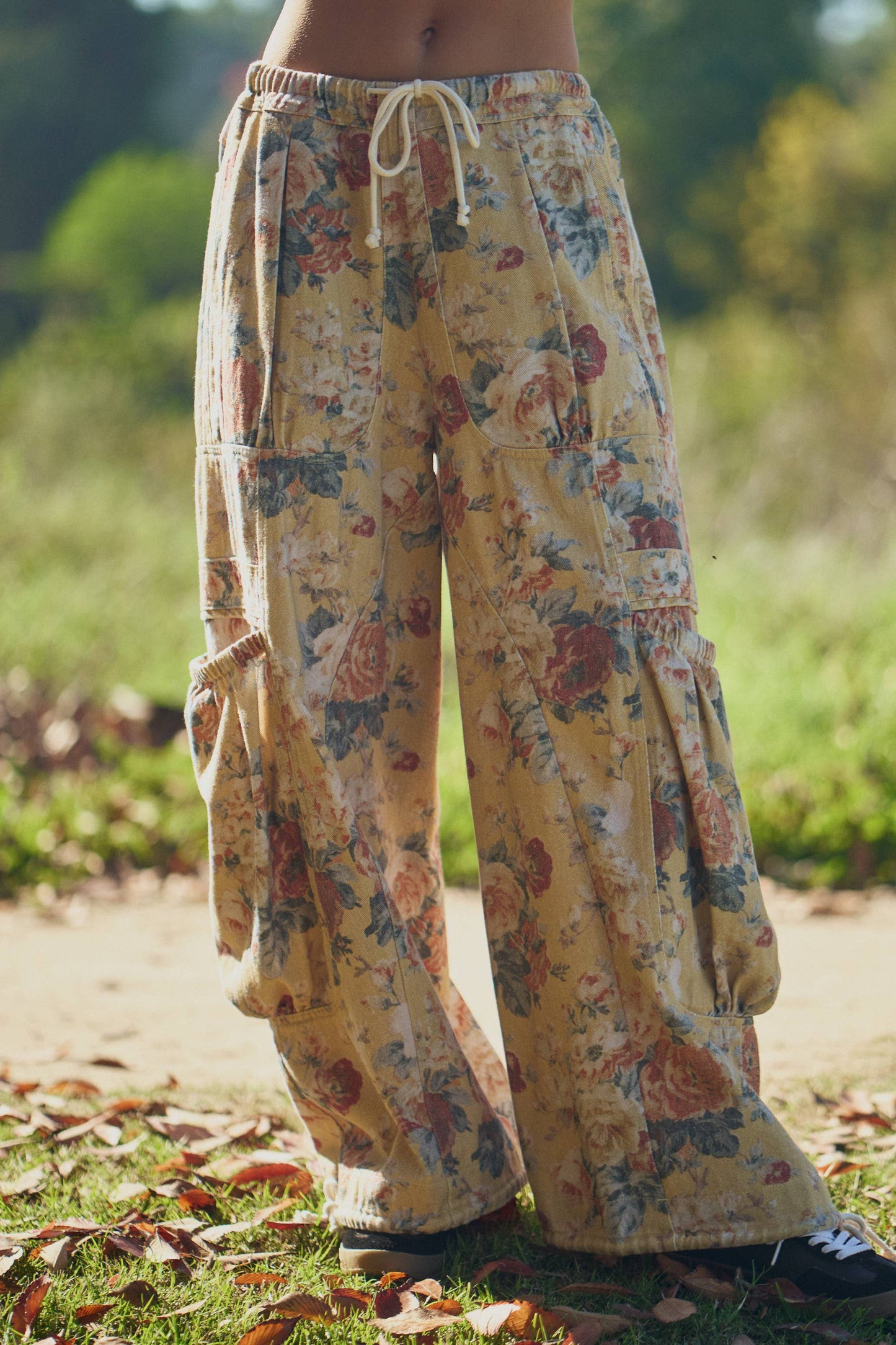 FLOWER PRINTED DENIM WAIST DROPPED POCKETS PANT—FREE SPIRIT DREAMER Series