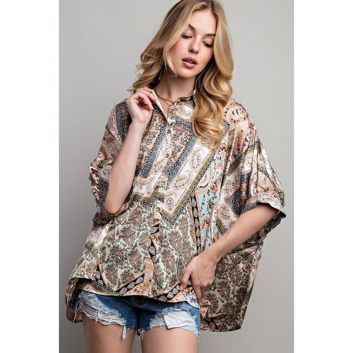 Simply Irresistible, Be the showstopper: LIGHT SATIN PRINT SHIRT