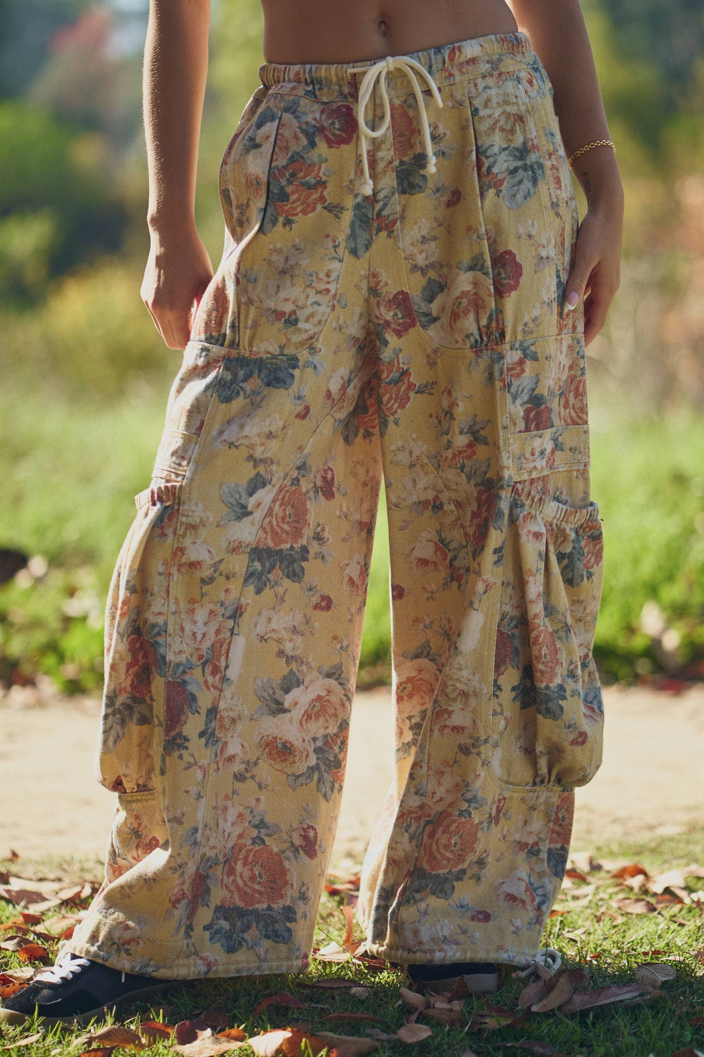 FLOWER PRINTED DENIM WAIST DROPPED POCKETS PANT—FREE SPIRIT DREAMER Series