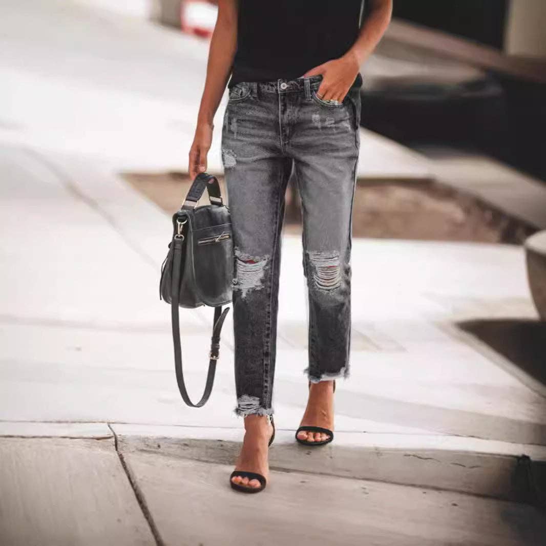 FREE SPIRIT DREAMER Series: Boho & Free-People loving styles. Casual Retro Ripped Jeans