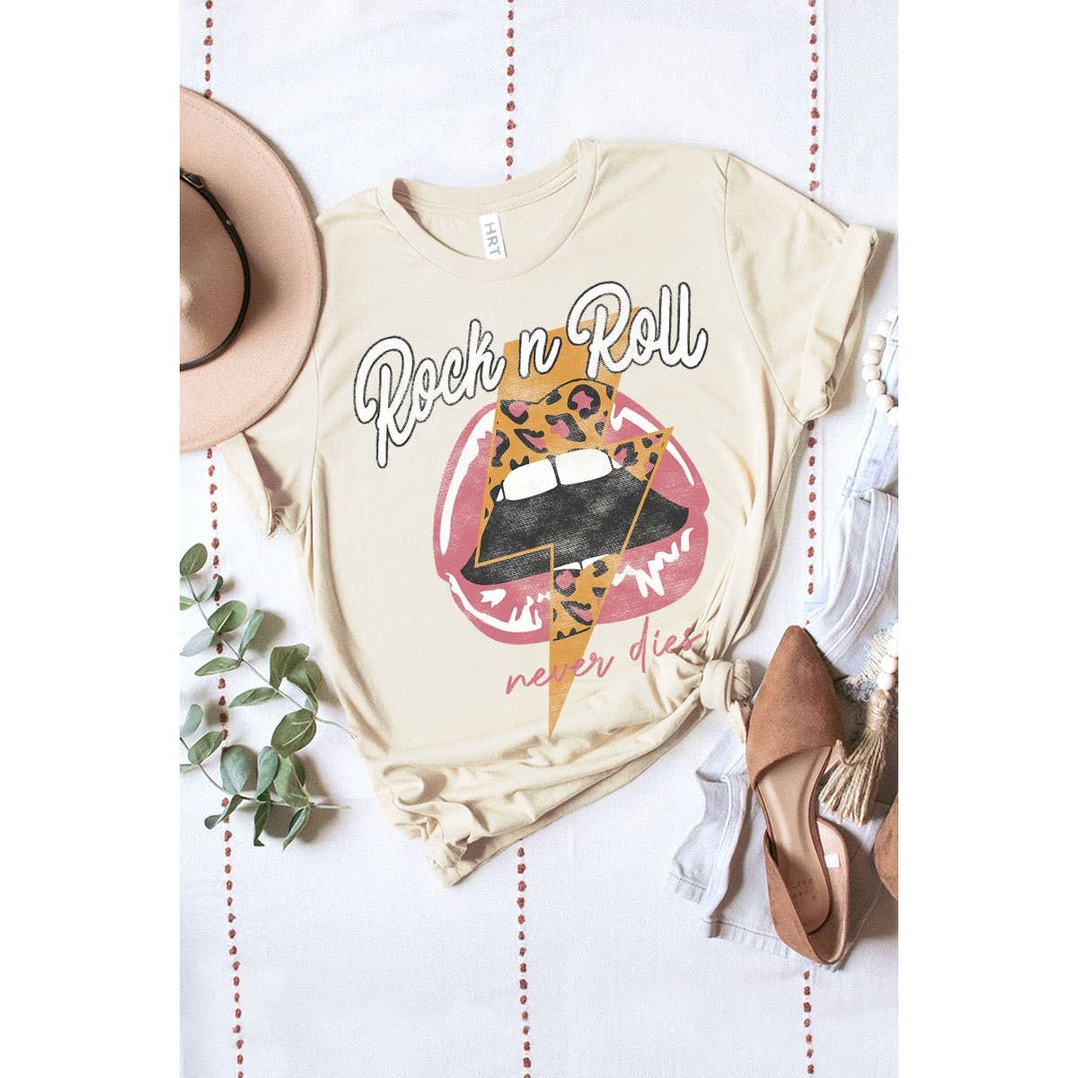 FREE SPIRIT DREAMER Series: ROCK AND ROLL NEVER DIES WASHED GRAPHIC TEE
