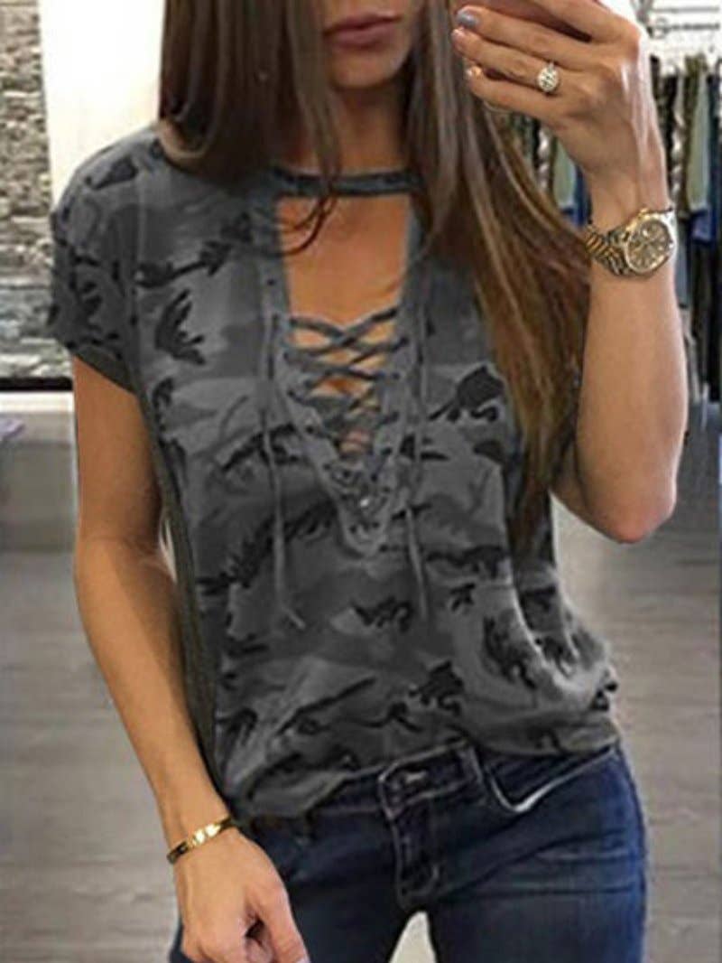 HOT—2026: CAMO-GIRL: Printed V-neck T-shirt