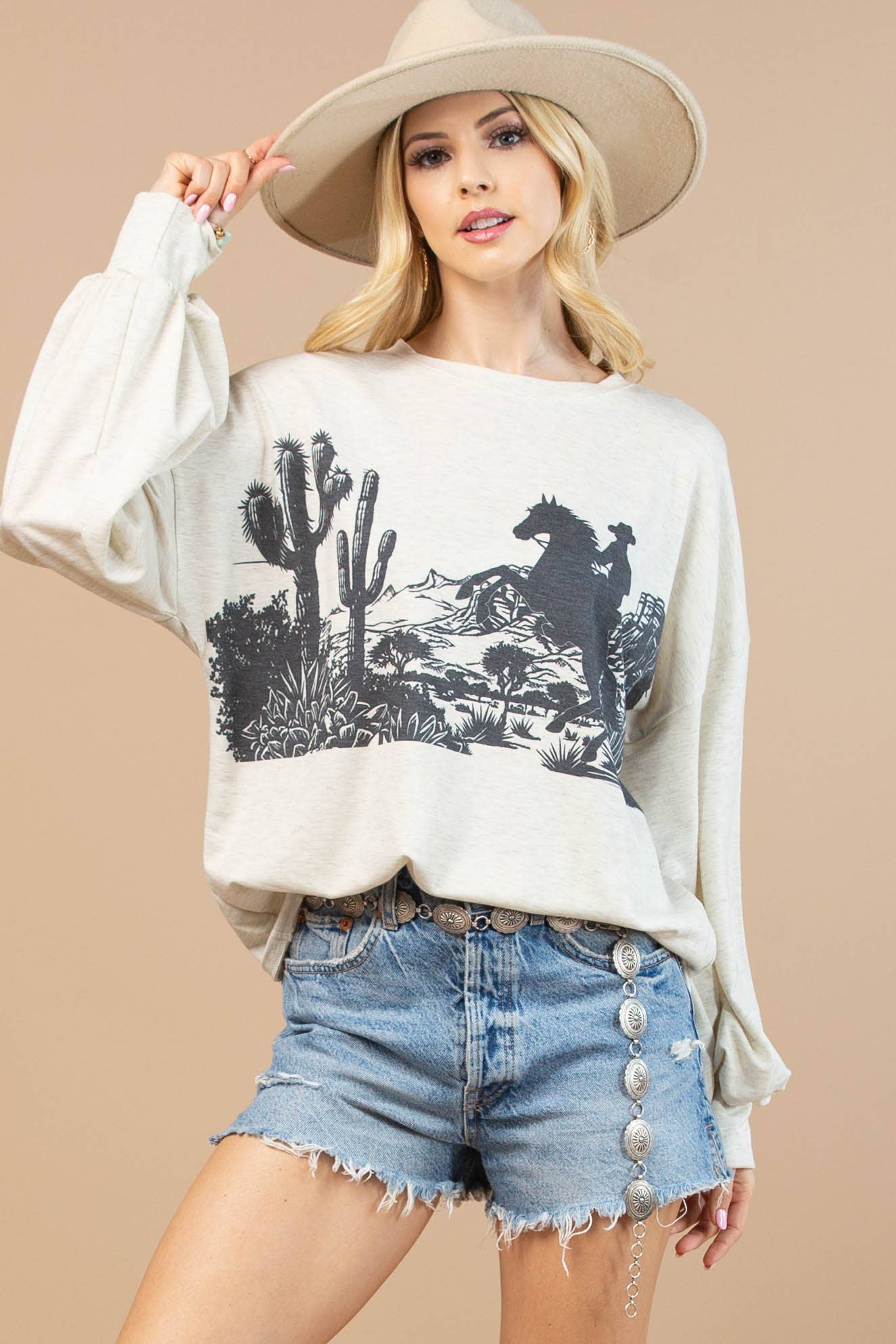 Montana Boho/Western Spirit Fashion: WYOMING WESTERN GRAPHIC SWEATSHIRT