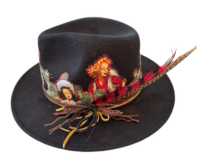 The 406 Mad Hattie, Meet "Annie Oakly"