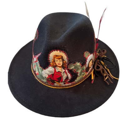 The 406 Mad Hattie, Meet "Annie Oakly"