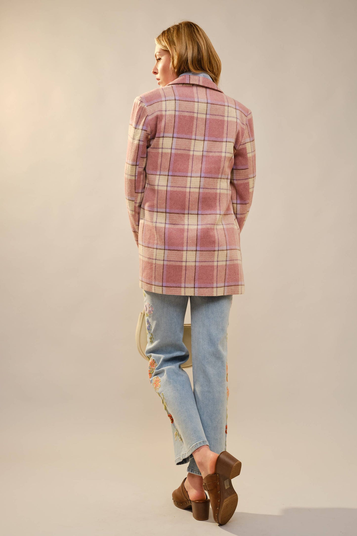 FREE SPIRIT DREAMER: Boho & Free-People loving styles. Plaid Pearl Button Blazer