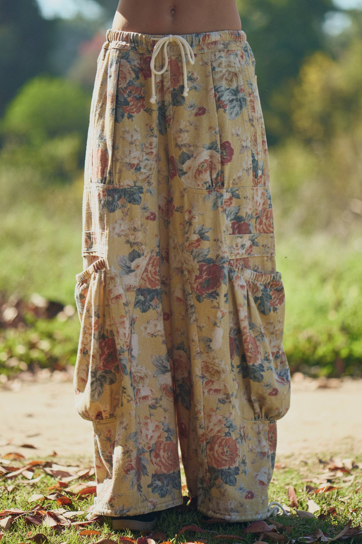 FLOWER PRINTED DENIM WAIST DROPPED POCKETS PANT—FREE SPIRIT DREAMER Series