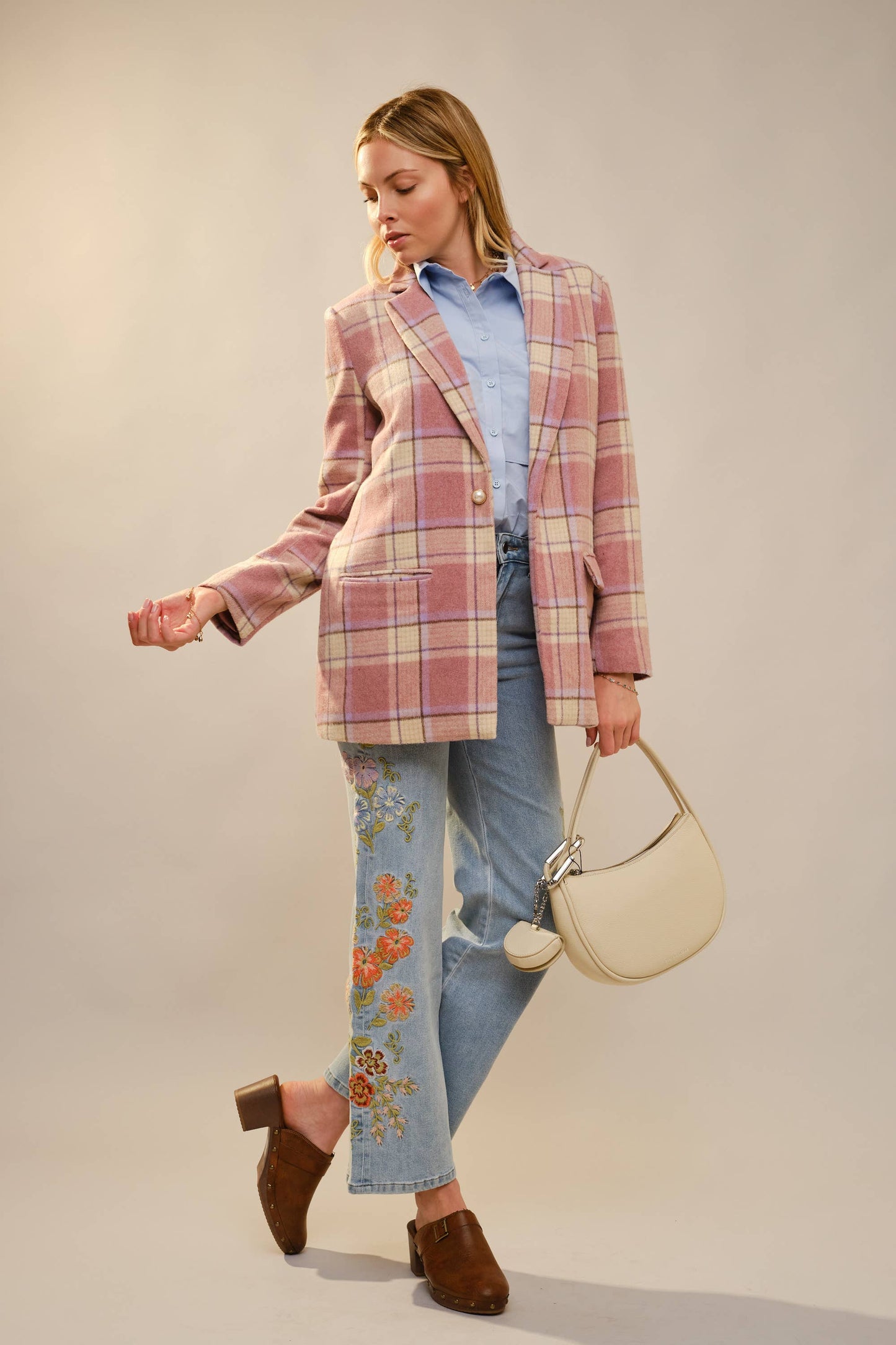 FREE SPIRIT DREAMER: Boho & Free-People loving styles. Plaid Pearl Button Blazer