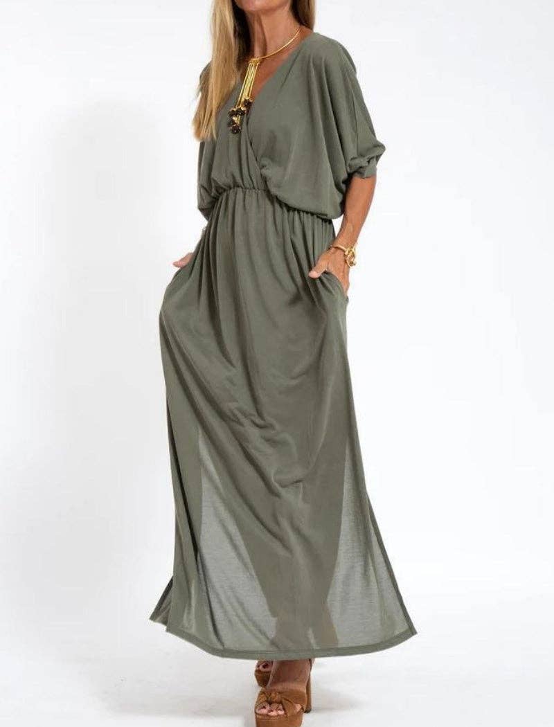 V-Neck Batwing Sleeve Maxi Dress with Pockets: Be A Show-Stopper—Simply IRRESISTIBLE