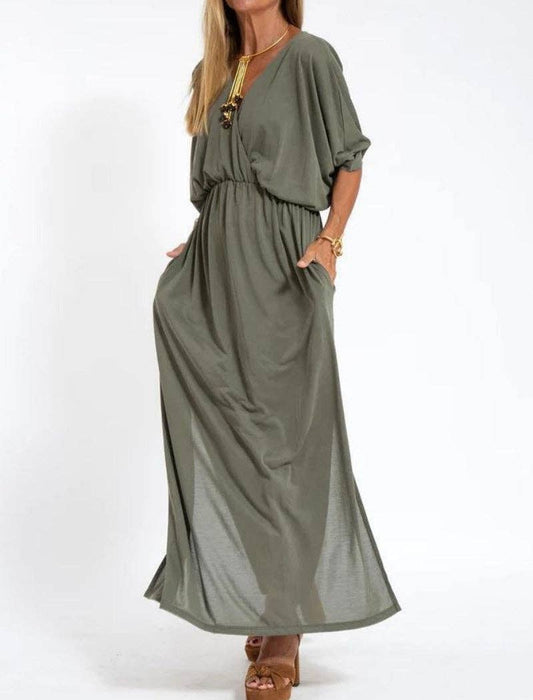 V-Neck Batwing Sleeve Maxi Dress with Pockets: Be A Show-Stopper—Simply IRRESISTIBLE