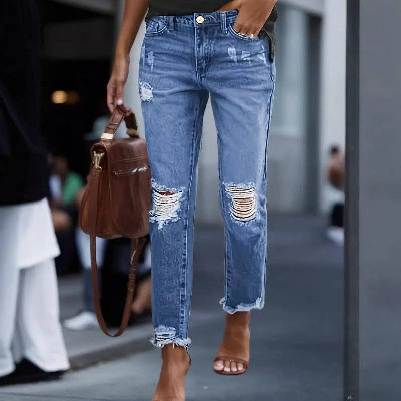 FREE SPIRIT DREAMER Series: Boho & Free-People loving styles. Casual Retro Ripped Jeans